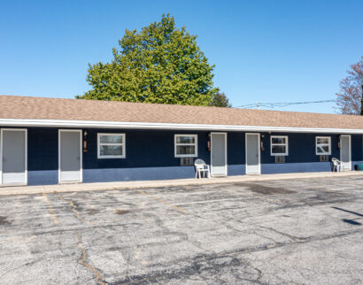 The Last Resort Motel - photo 4